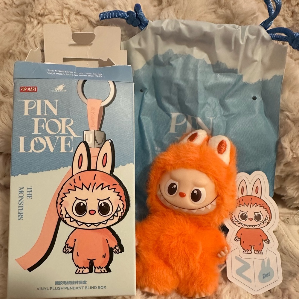 🧡Authentic Pop Mart Labubu Pin for Love - Z🧡